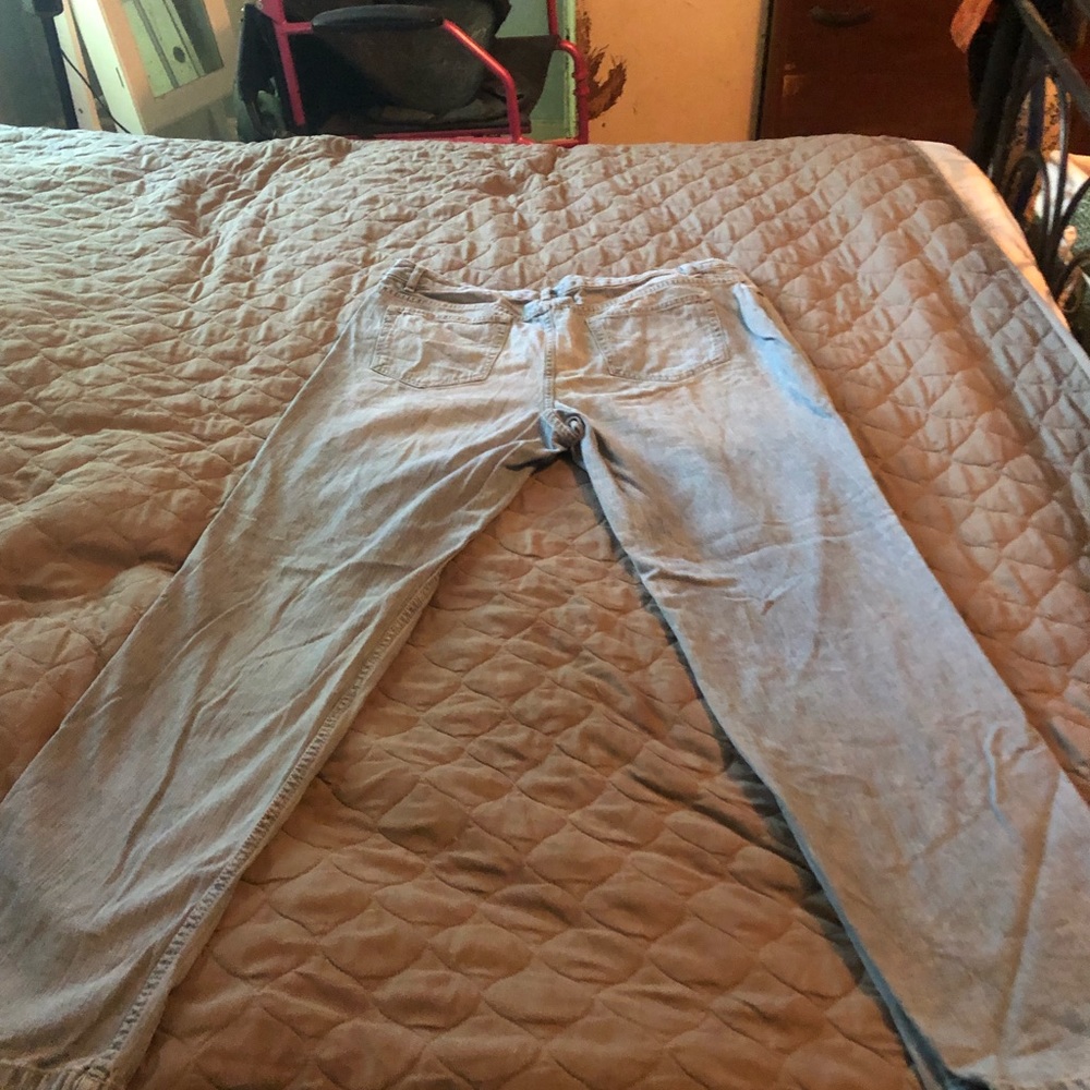 So Emily Lyte boyfriend jeans